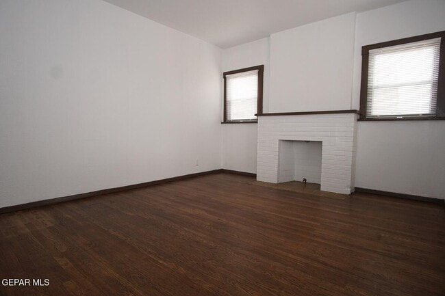 Building Photo - 2919 Frankfort Ave