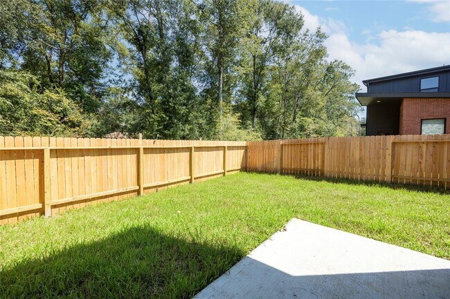 Building Photo - 2511 Appian Wy
