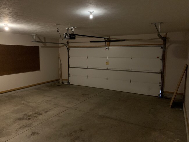 Building Photo - 2454, 2456 Millview Zeeland, MI 49464