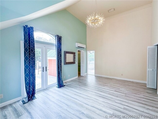 Building Photo - 521 SW Marion Ct