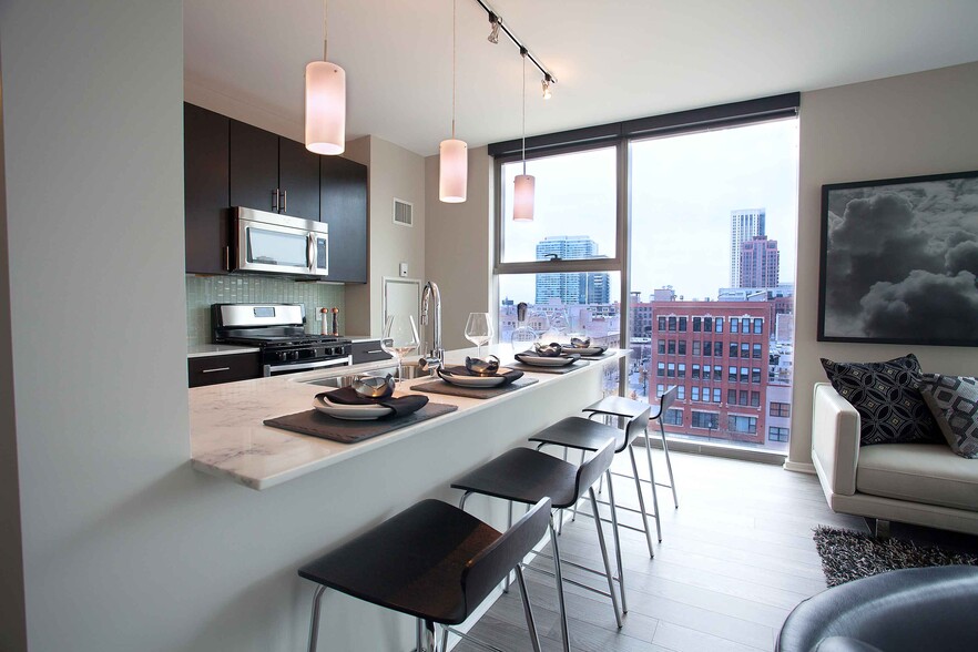 Building Photo - 651 W Washington Blvd