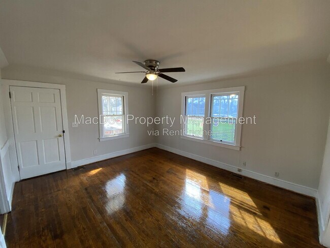 Building Photo - 138 Mansfield St