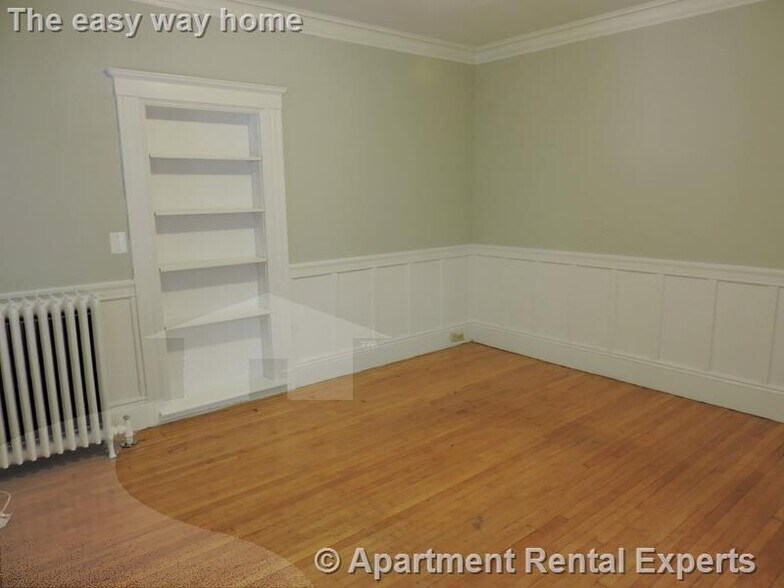 Building Photo - 8 Forest St