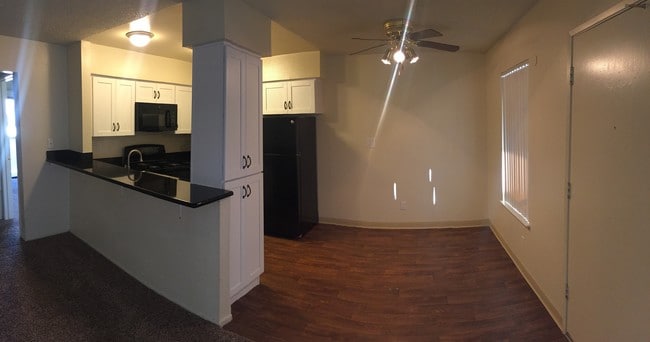 Building Photo - Summerfield Place