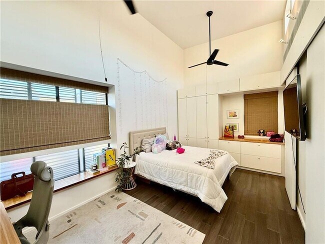 Building Photo - 2849 Danneel St