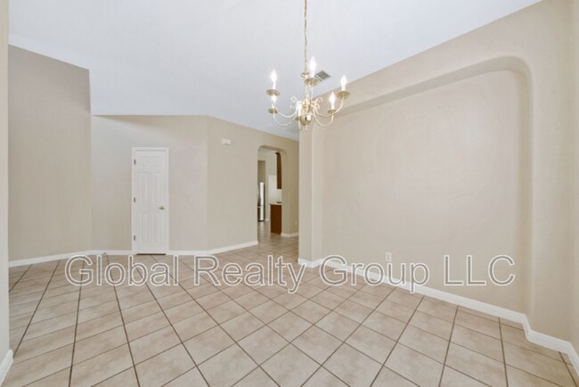 Building Photo - 20418 Cliff Park Ln