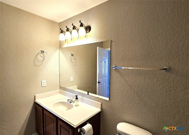 Building Photo - 316 Julian Point