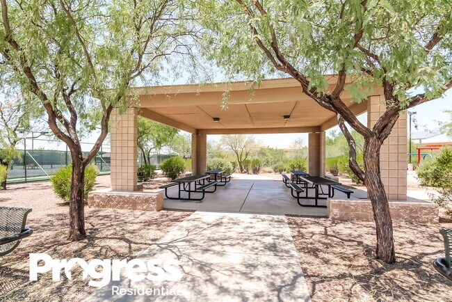 Building Photo - 13181 N Deergrass Dr