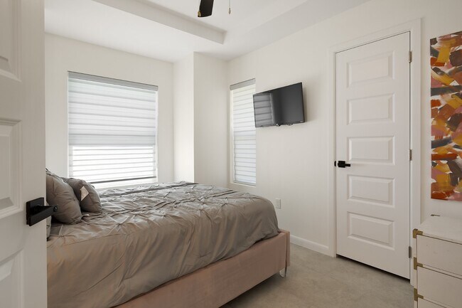 Building Photo - 211 N 8th St