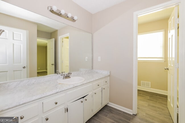 Building Photo - 2673 Green Valley Ct