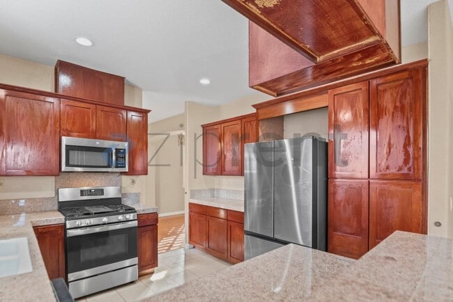 Building Photo - 25 Zion Ct