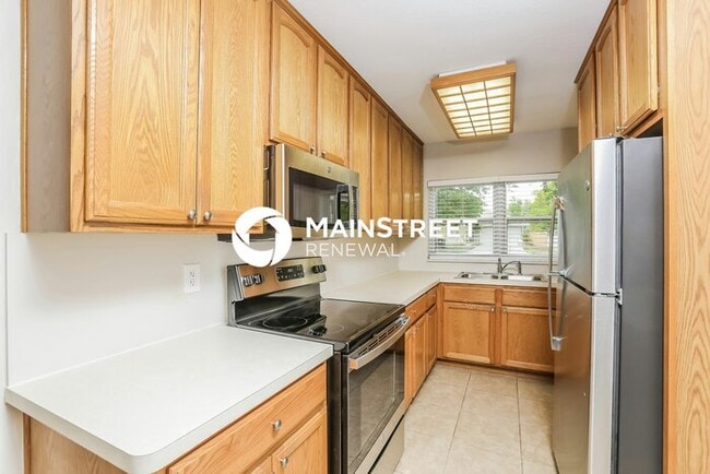 Building Photo - 3 Bedroom Pet-Friendly Home in ORLANDO, FL with Main Street Renewal