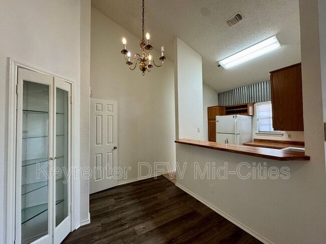 Building Photo - 4800 W Lovers Ln