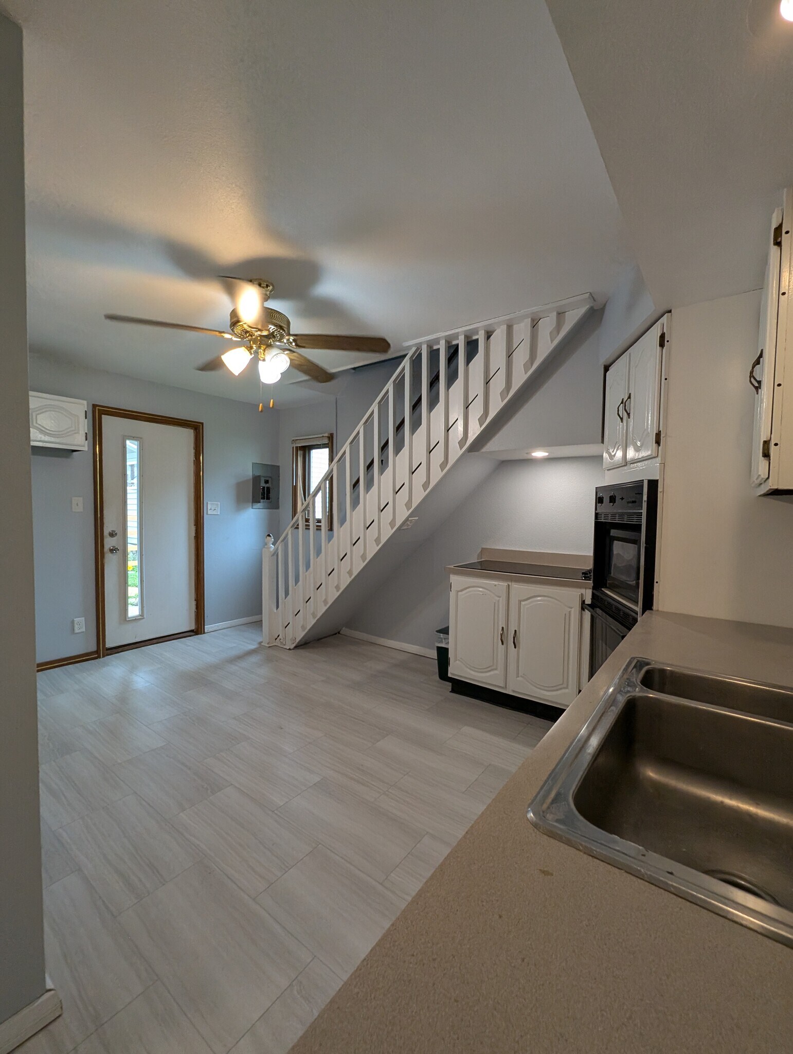 Kitchen - 6318 W Park Ave