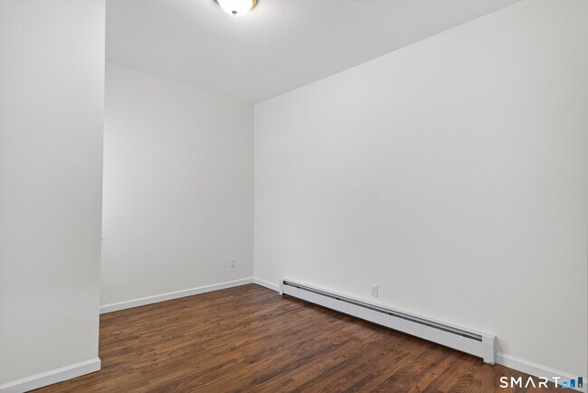 Building Photo - 144 Cottage St