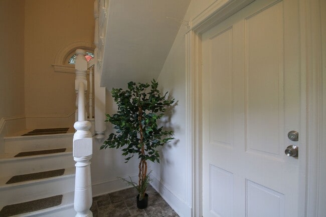 Building Photo - 146 Florida Ave