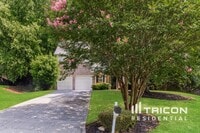 Building Photo - 5855 Rives Dr