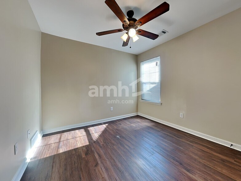 Building Photo - 1246 Carlton Ridge Dr