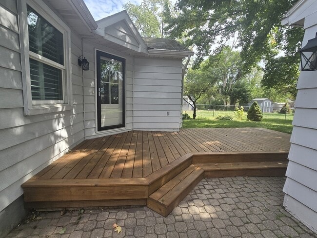 Building Photo - 38 E 32nd St