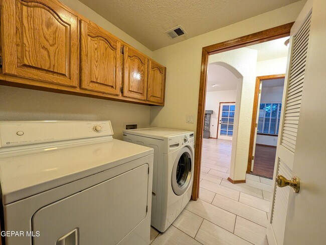 Building Photo - 11820 Pueblo Seguro Way