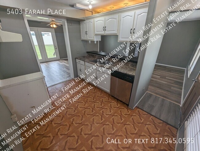 Building Photo - 5403 Farah Pl