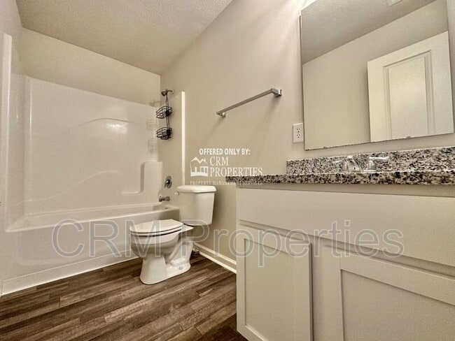 Building Photo - 974 Woodland Spgs Dr