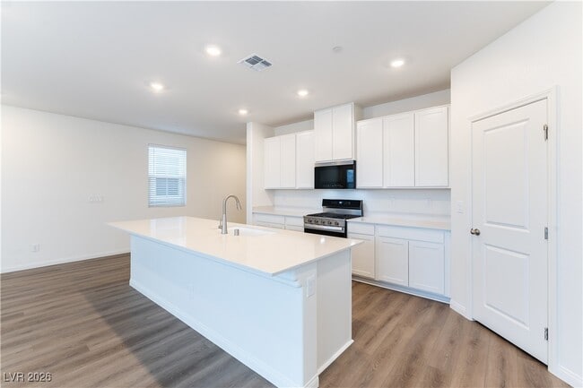 Building Photo - 3587 Mascali Ave