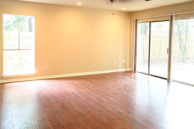 Building Photo - 9 Wolfhound Ln
