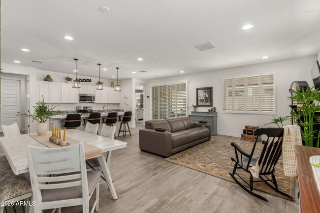 Building Photo - 24970 N 172nd Ave