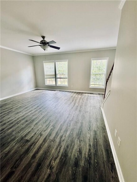 Building Photo - 3329 Chastain Gardens Dr NW