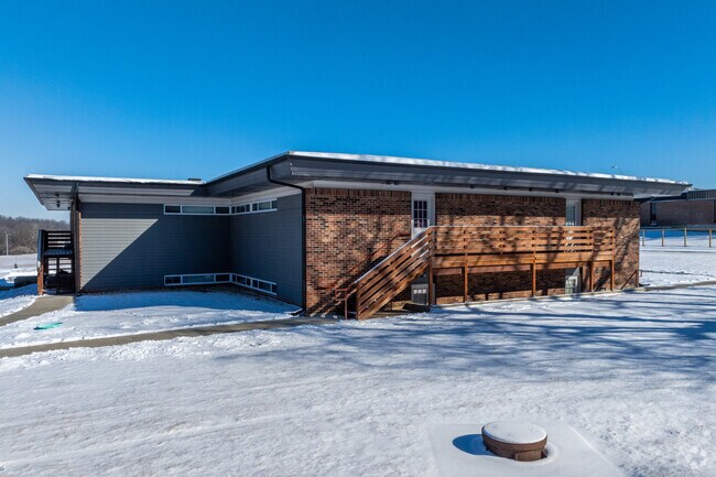 Building Photo - Hudson on the Blue