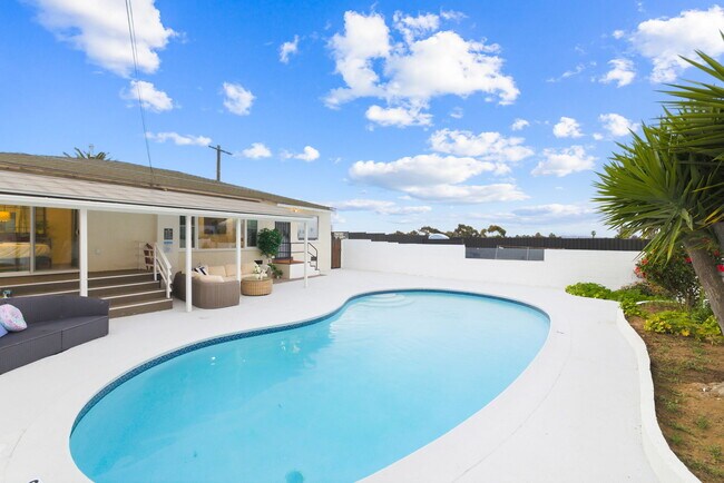 Building Photo - 1404 Lieta St