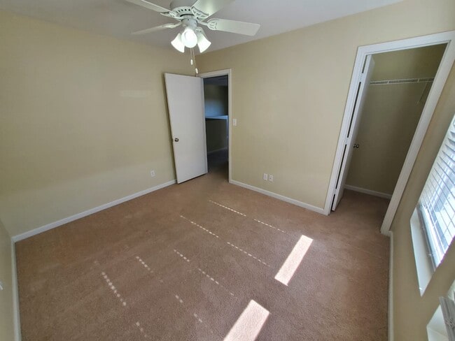 Building Photo - 3465 Avalon Lake Dr SW