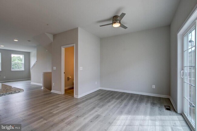 Building Photo - 14217 Travilah Rd