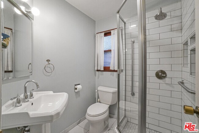 Building Photo - 4174 Madison Ave