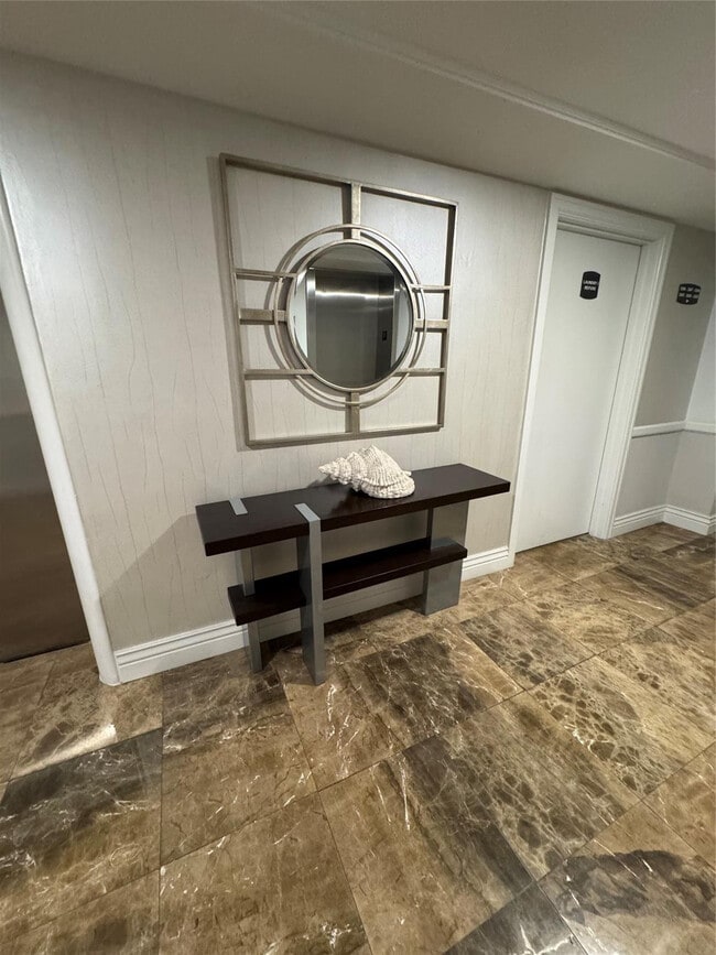 Building Photo - 3800 Galt Ocean Dr