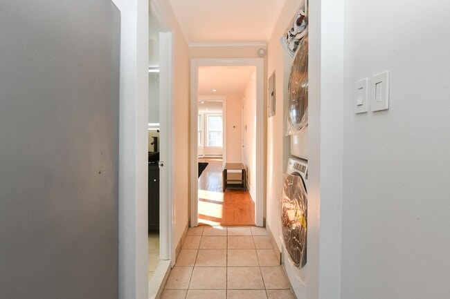 Building Photo - 1402 8TH St