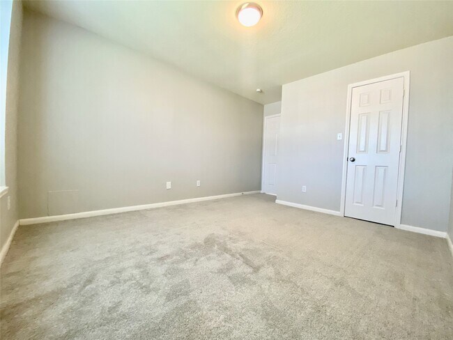 Building Photo - 6315 Holly Canyon Ct