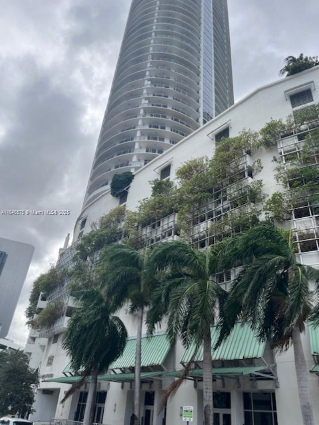 Building Photo - 1750 N Bayshore Dr