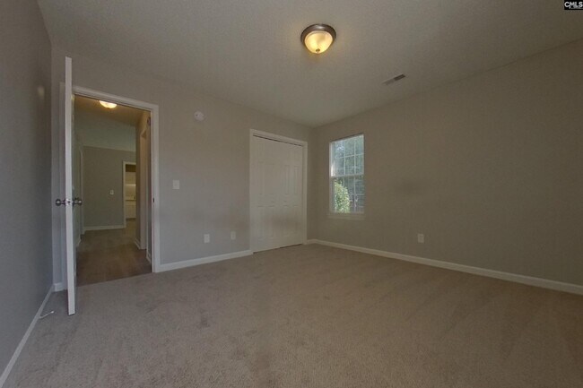Building Photo - 13 Walnut Grove Way