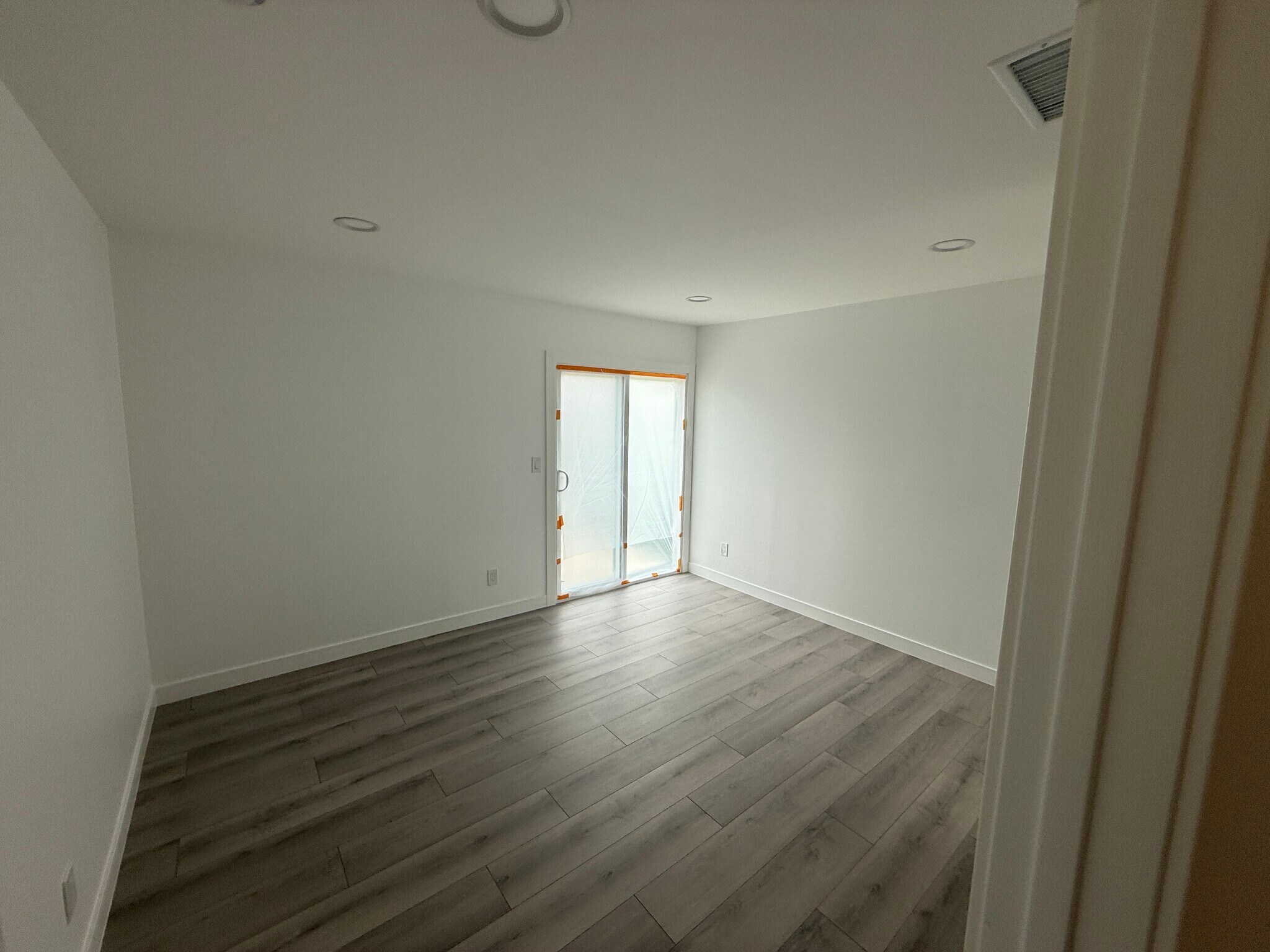 Building Photo - 11614 Riverside Dr