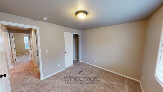 Building Photo - 247 Chapra St