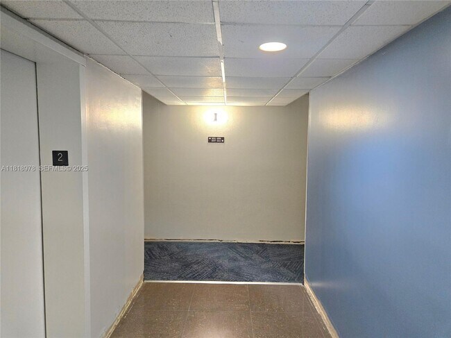 Building Photo - 2500 NE 135th St