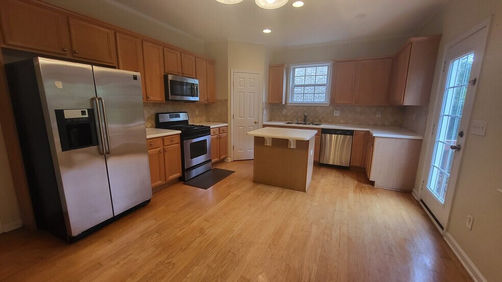 Building Photo - 4810 Edinburgh Dr