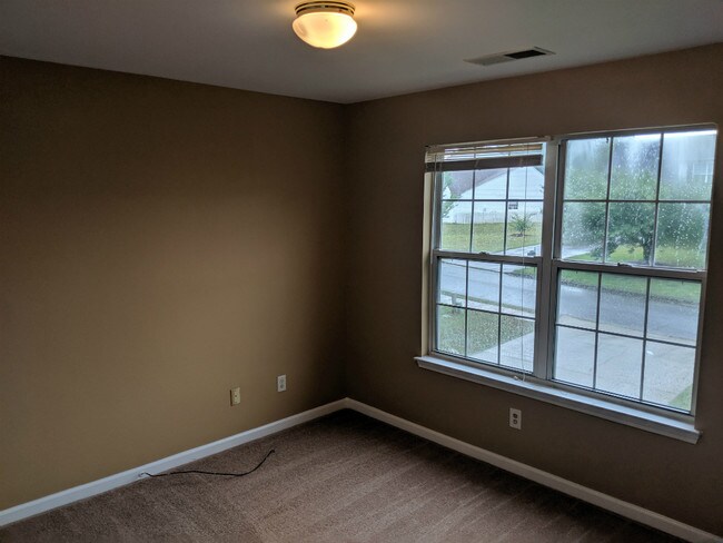 Building Photo - 5107 Huntcrest Dr SW