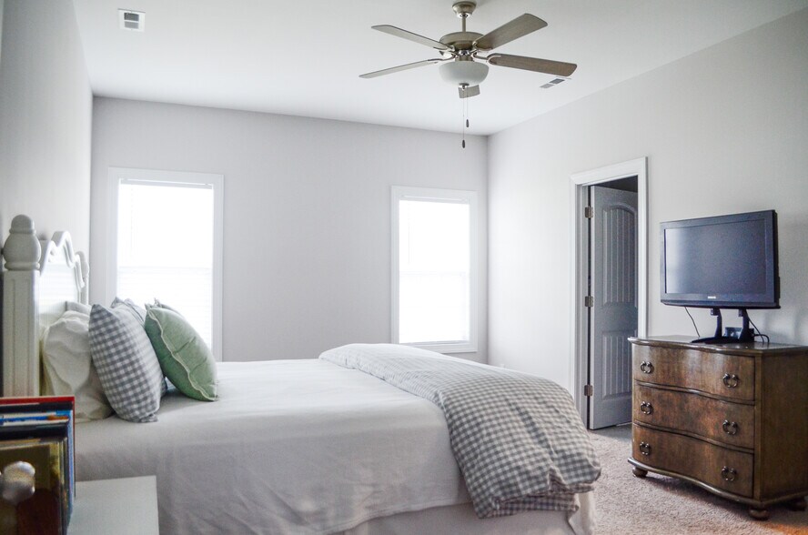 Building Photo - 1029 Loretta Ln