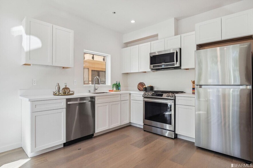 Kitchen - 3036 Fulton St