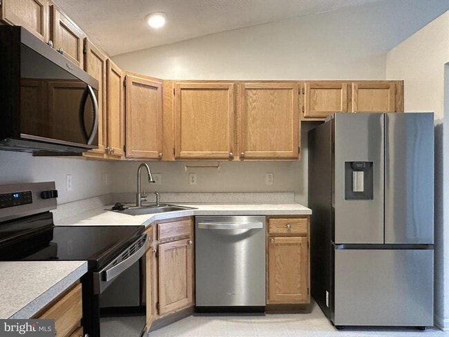 Building Photo - 121 Brookland Ct