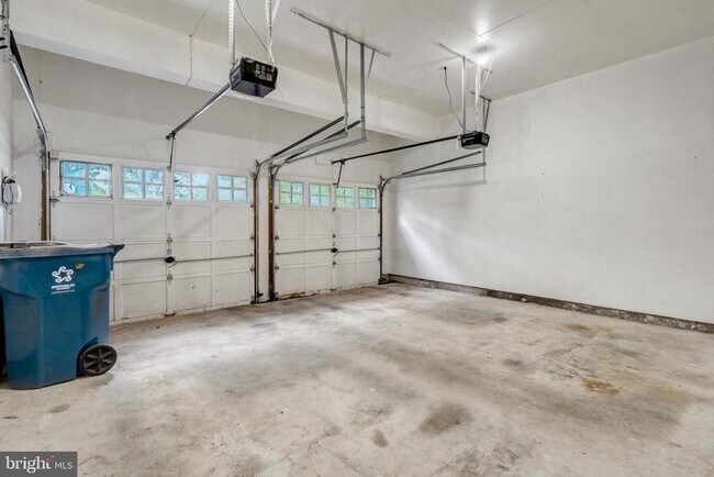 Building Photo - 26161 Rachel Hill Dr