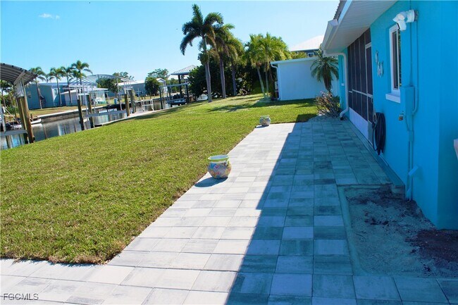 Building Photo - 2744 Sanderling Ct